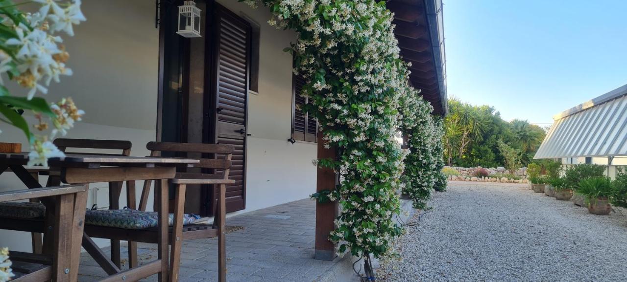Gli Allori - Fuga Dalla Citta Leverano Luaran gambar