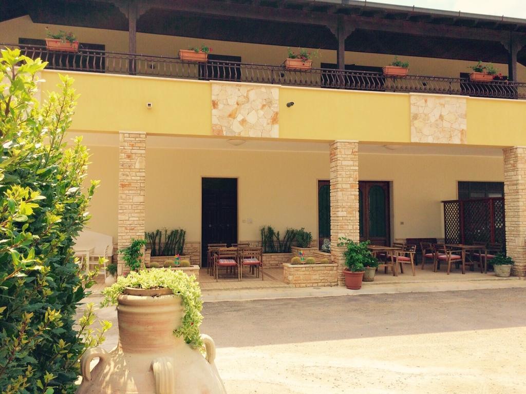 Gli Allori - Fuga Dalla Citta Leverano Luaran gambar